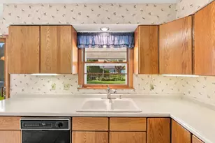 2006 Cameron Dr, Madison, WI 53711 - Photo 15