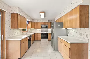 2006 Cameron Dr, Madison, WI 53711 - Photo 11