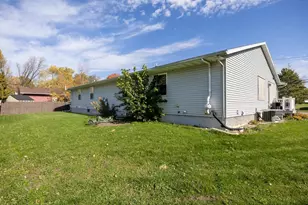1815 Crawford St, Baraboo, WI 53913 - Photo 25