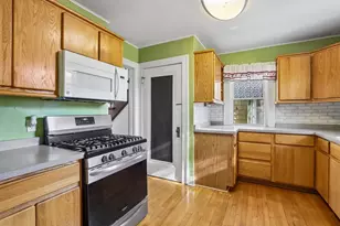 1889 E Washington Ave, Madison, WI 53704 - Photo 9