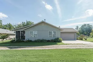 262 E Front St, Markesan, WI 53946 - Photo 3