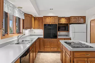 1012 4th St, Baraboo, WI 53913 - Photo 7