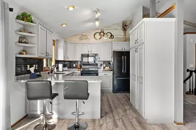 1122 Virdon Drive, Sun Prairie, WI 53590 - Photo 7