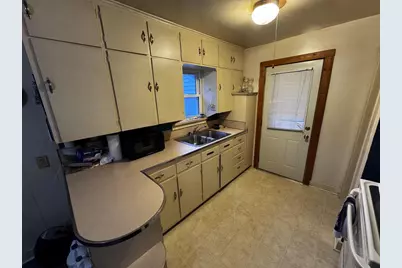 319 N Pine Street, Janesville, WI 53546 - Photo 5