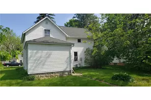 414 Spring St, River Falls, WI 54022 - Photo 3