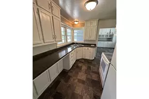 332 E Pleasant Ave, Ellsworth, WI 54011 - Photo 11