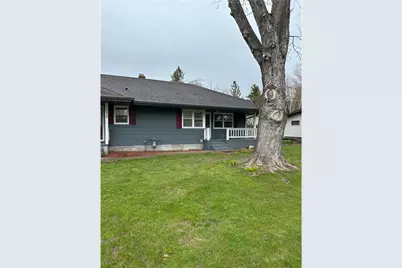 332 E Pleasant Avenue, Ellsworth, WI 54011 - Photo 3