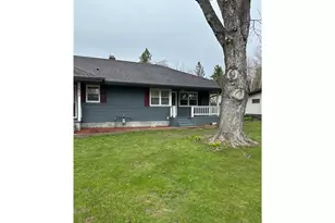 332 E Pleasant Ave, Ellsworth, WI 54011 - Photo 3