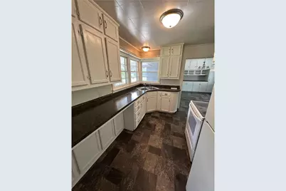 332 E Pleasant Avenue, Ellsworth, WI 54011 - Photo 11