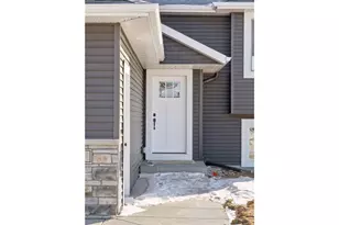 492 Coyote Way, New Richmond, WI 54017 - Photo 5