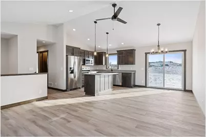 492 Coyote Way, New Richmond, WI 54017 - Photo 9