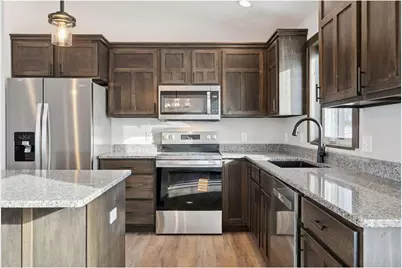 492 Coyote Way, New Richmond, WI 54017 - Photo 7