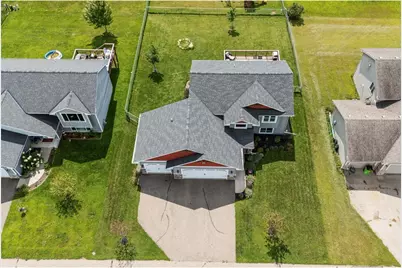 1142 W Edge Place, New Richmond, WI 54017 - Photo 3