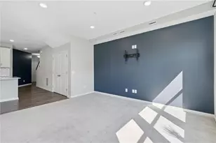 11279 Crestbury Dr, Woodbury, MN 55129 - Photo 9