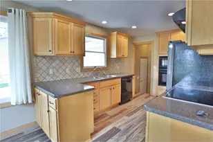 931 Roosevelt St, River Falls, WI 54022 - Photo 5