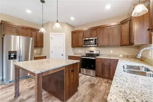 723 Jacko Ct, Hudson, WI 54016 - Photo 5