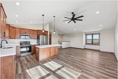 485 Coyote Way, New Richmond, WI 54017 - Photo 5