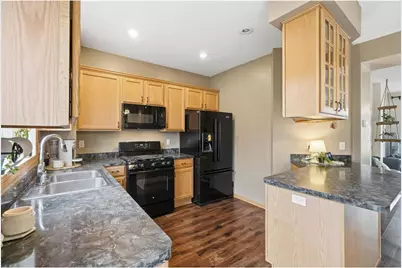 8904 Brunswick Path #2104, Inver Grove Heights, MN 55076 - Photo 9