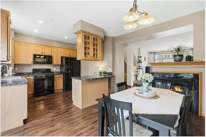 8904 Brunswick Path #2104, Inver Grove Heights, MN 55076 - Photo 7