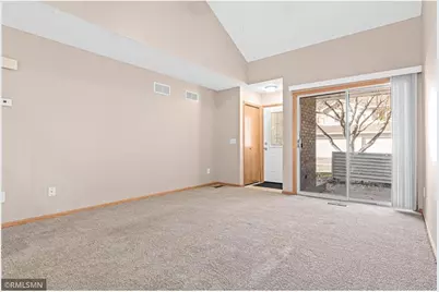 7813 Hemingway Avenue, Cottage Grove, MN 55016 - Photo 5