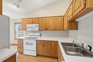 700 Leroy Ln, River Falls, WI 54022 - Photo 9