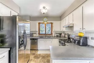 1355 Sycamore St, River Falls, WI 54022 - Photo 7