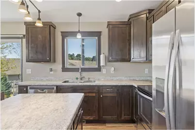 1050 Pheasant Run, New Richmond, WI 54017 - Photo 9