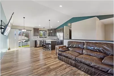 1050 Pheasant Run, New Richmond, WI 54017 - Photo 5