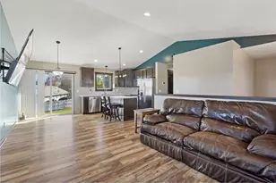 1050 Pheasant Run, New Richmond, WI 54017 - Photo 5