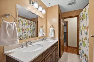 719 Countryview Cir, Hudson, WI 54016 - Photo 15