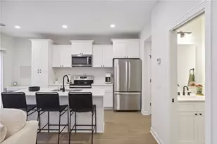 636 Franklin St, Roberts, WI 54023 - Photo 3