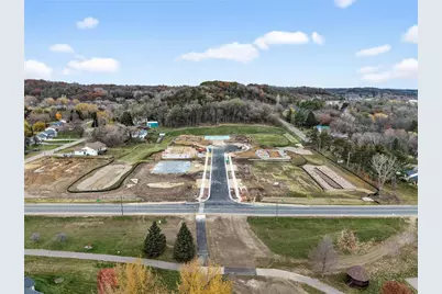 1065 Legend Lane, River Falls, WI 54022 - Photo 5