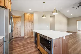 1093 Legend Ln, River Falls, WI 54022 - Photo 9