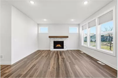 2990 Coventry Circle, River Falls, WI 54022 - Photo 3