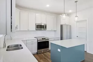 2990 Coventry Cir, River Falls, WI 54022 - Photo 11