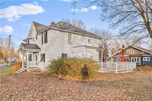 1045 Grove St, Cumberland, WI 54829 - Photo 5