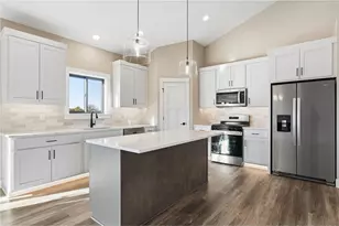 1434 E Oaks Trail, Saint Joseph, WI 54082 - Photo 7