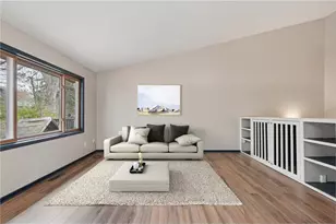 1281 Edgehill Ct, Maplewood, MN 55109 - Photo 11