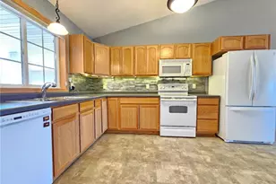 75 Crown Pointe Curve, Hudson, WI 54016 - Photo 5