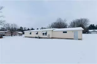 1412 Birchwood Ln, Eau Claire, WI 54703 - Photo 5