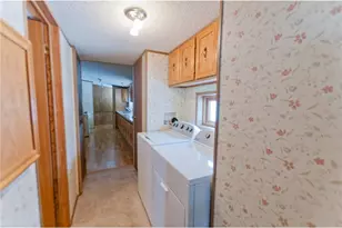 1412 Birchwood Ln, Eau Claire, WI 54703 - Photo 9