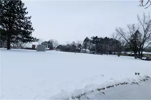 1412 Birchwood Ln, Eau Claire, WI 54703 - Photo 7