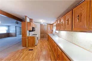 1412 Birchwood Ln, Eau Claire, WI 54703 - Photo 11