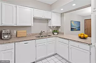 2451 Wimbledon Bay, Woodbury, MN 55125 - Photo 15