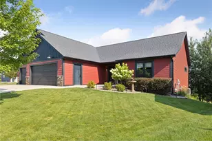 203 Vista Cir, River Falls, WI 54022 - Photo 3