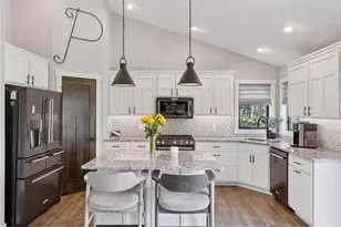 203 Vista Cir, River Falls, WI 54022 - Photo 5