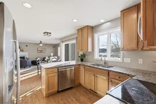 6933 Prairie Ct, Cottage Grove, MN 55016 - Photo 11