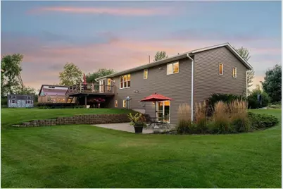 667 Red Maple Lane, Hudson Township, WI 54016 - Photo 13