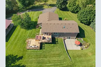 667 Red Maple Lane, Hudson Township, WI 54016 - Photo 17