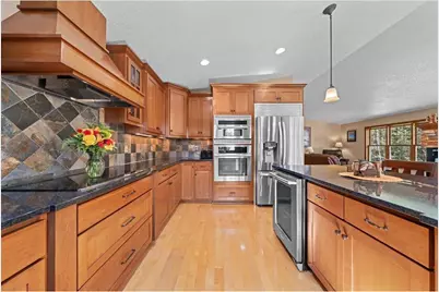 667 Red Maple Lane, Hudson Township, WI 54016 - Photo 37